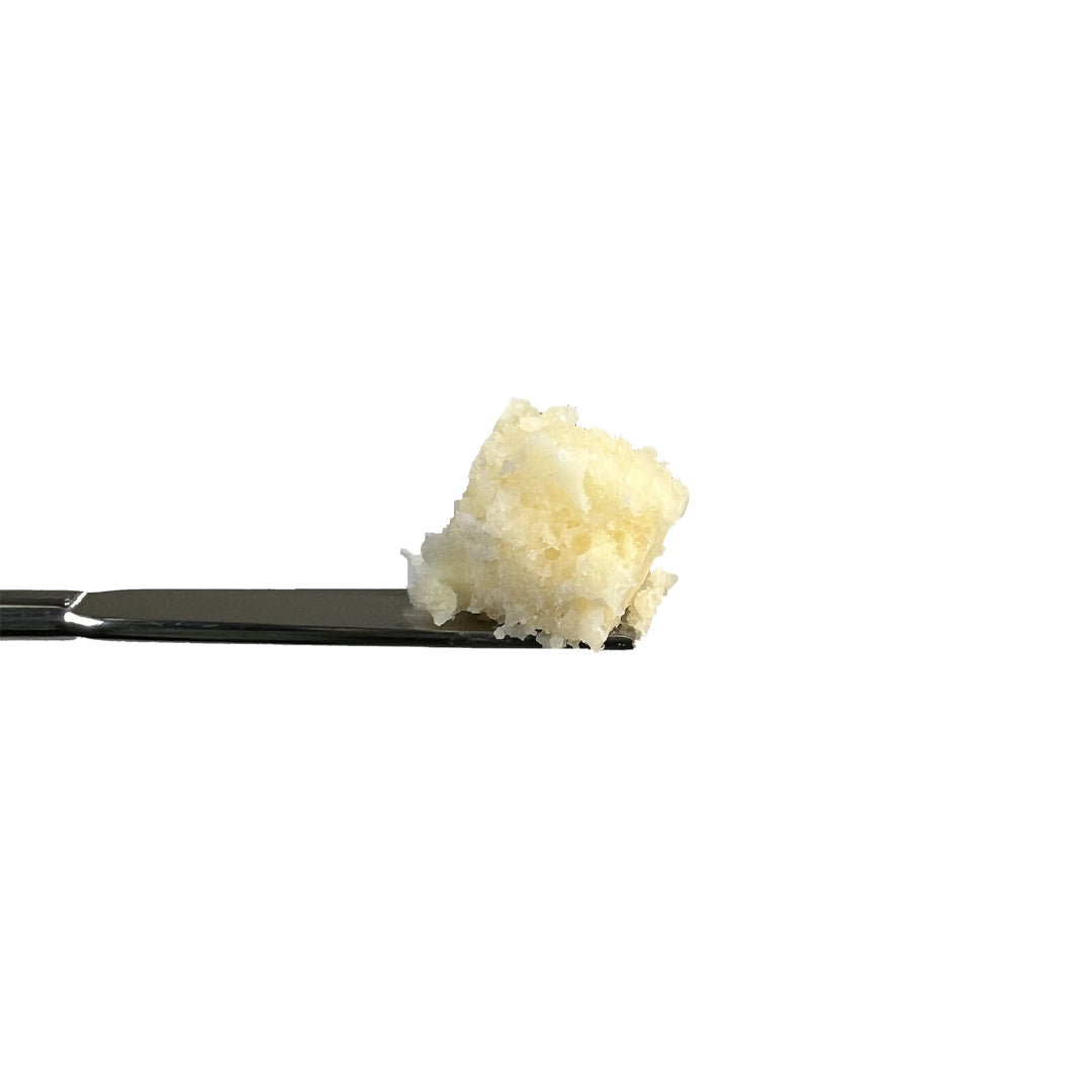 PUFFY Forbidden Fruit THCa concentrate is a perfect mixture of Cherry Pie’s musky, sweet cherry undertones and Tangie’s loud tropical flavors. There are also notes of pine, mango, and passionfruit candy.