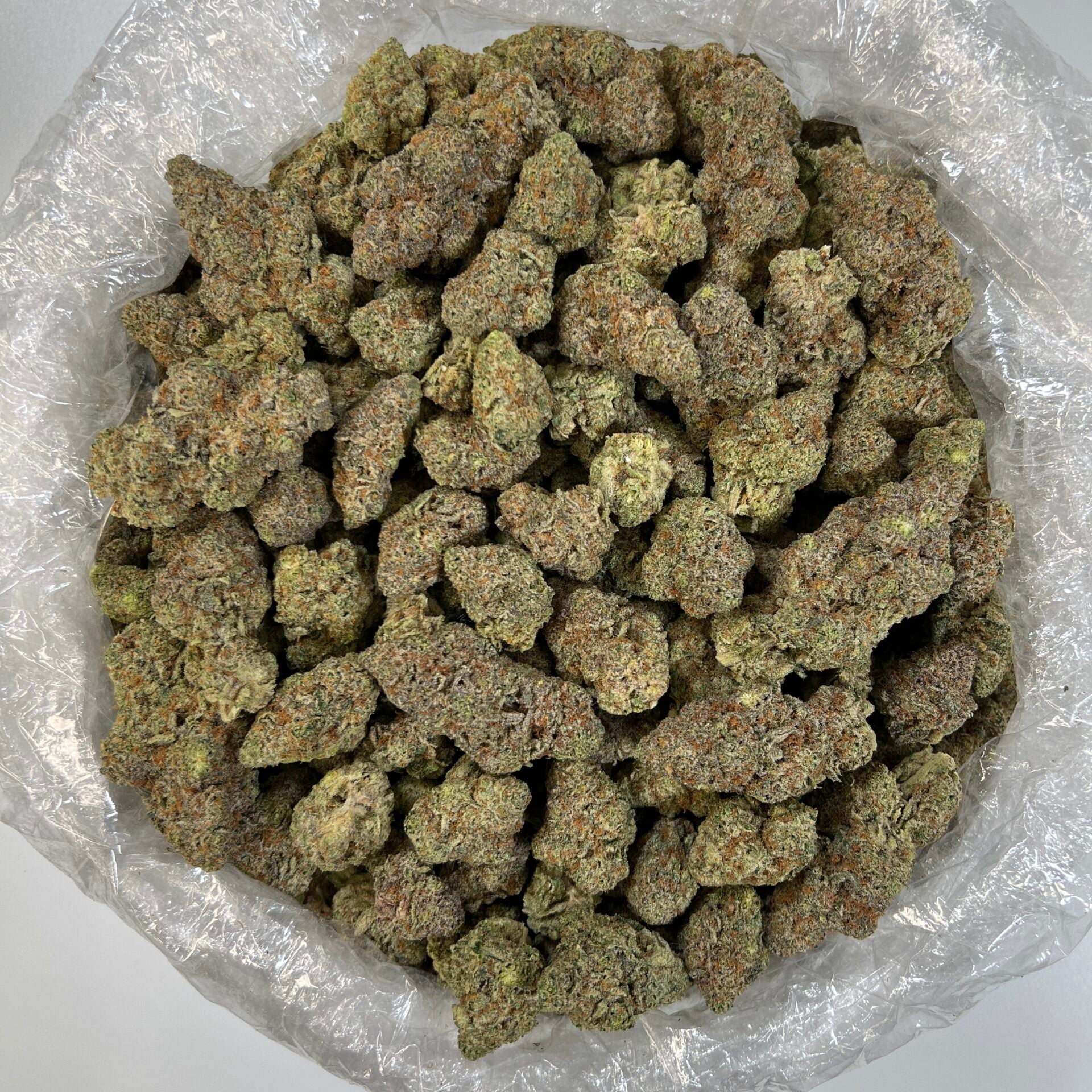Puffy THC-A Flower Lemon Drop Lemon Drop is a sativa-dominant hybrid known for its lively and uplifting effects. It is typically derived from a cross between Lemon Skunk and an unknown hybrid, inheriting the tangy, citrusy zest of Lemon Skunk. Users often experience an energetic, euphoric high accompanied by a clear-headed focus, making it ideal for daytime use. This strain is well-suited for enhancing mood and creativity, offering a refreshing and invigorating experience.
