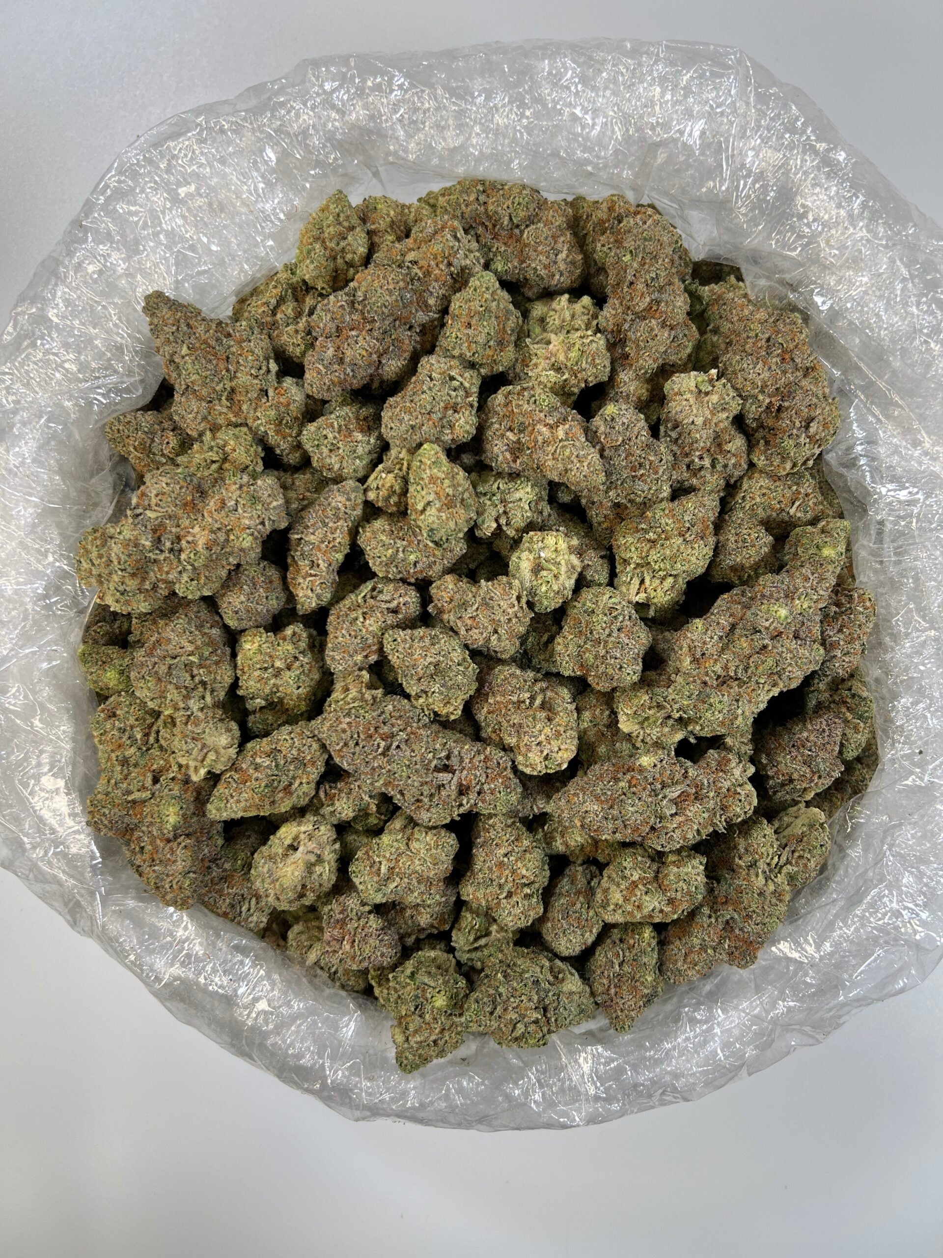 Puffy THC-A Flower Lemon Drop Lemon Drop is a sativa-dominant hybrid known for its lively and uplifting effects. It is typically derived from a cross between Lemon Skunk and an unknown hybrid, inheriting the tangy, citrusy zest of Lemon Skunk. Users often experience an energetic, euphoric high accompanied by a clear-headed focus, making it ideal for daytime use. This strain is well-suited for enhancing mood and creativity, offering a refreshing and invigorating experience.