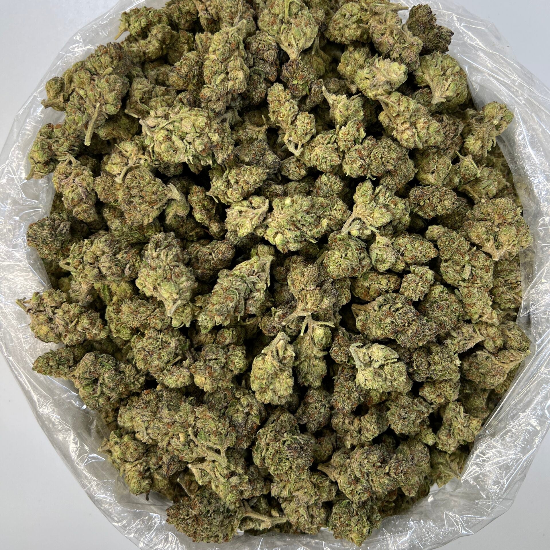 Puffy THC-A Flower Wedding Pie Wedding Pie is celebrated for its potent and relaxing effects. This indica-dominant hybrid is renowned for its substantial qualities, combining the best traits of its parents, Wedding Cake and Grape Pie. Wedding Pie is favored for its ability to induce a calming and euphoric state of mind, making it suitable for evening use or moments when relaxation is desired. Its lineage and reputation for delivering a strong, pleasurable experience have contributed to its popularity among 