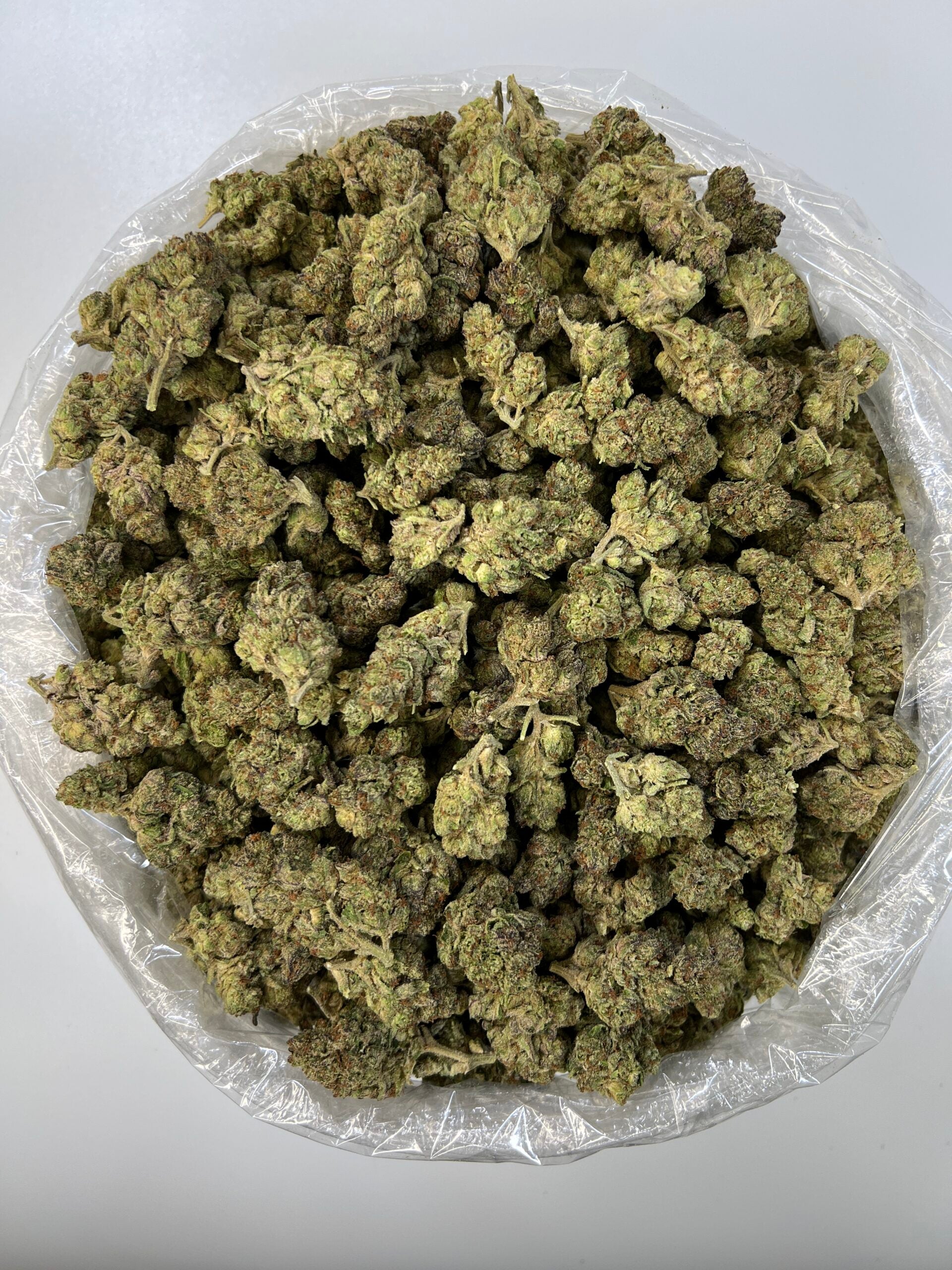 Puffy THC-A Flower Wedding Pie Wedding Pie is celebrated for its potent and relaxing effects. This indica-dominant hybrid is renowned for its substantial qualities, combining the best traits of its parents, Wedding Cake and Grape Pie. Wedding Pie is favored for its ability to induce a calming and euphoric state of mind, making it suitable for evening use or moments when relaxation is desired. Its lineage and reputation for delivering a strong, pleasurable experience have contributed to its popularity among 