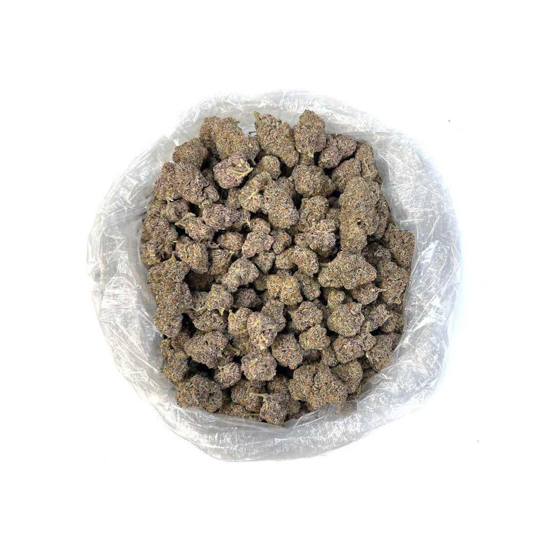 PUFFY Cherry Cake THCa is a delightful hybrid cross between NorCal Goo and CTF that combines sweet cherry flavors with hints of cake and earthiness, making it a treat for the palate. This sativa-dominant strain offers an energizing high that will have you feeling lifted and ready to take on the day. Perfect for activities that require an alert mind or for enhancing social settings. Users enjoy Cherry Cake for its ability to provide uplifting euphoria while keeping the mind clear and focused.