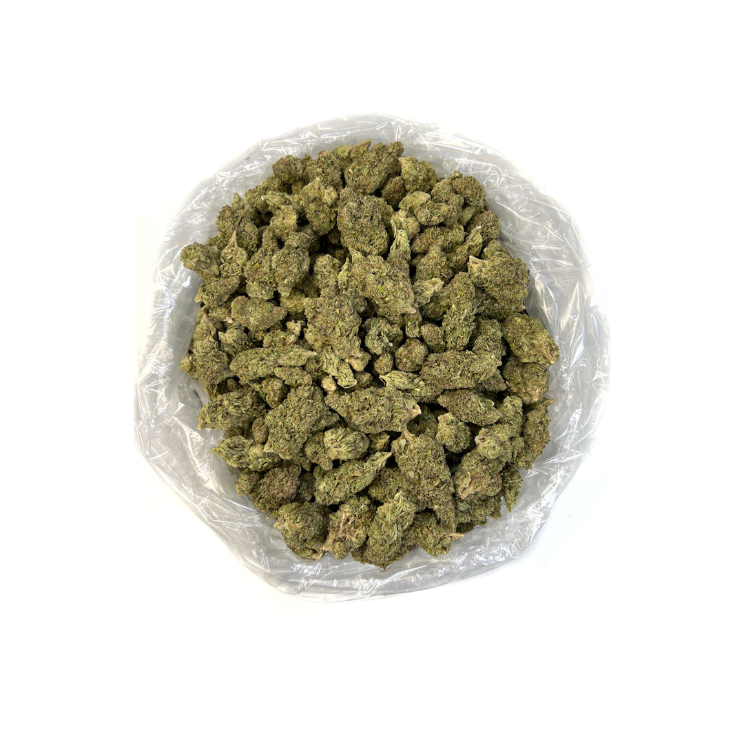 PUFFY THCA Supersonic is a sativa-dominant hybrid THCa strain made from a genetic cross between Quantum Kush and Snow Lotus. This tall-growing sativa has fairly dense, olive green buds speckled with flecks of rusty red and a lush coating of frosty trichomes. Users report Supersonic effects include euphoria, energy, and creativity. Supersonic features flavors like citrus, tropical, and sweet.