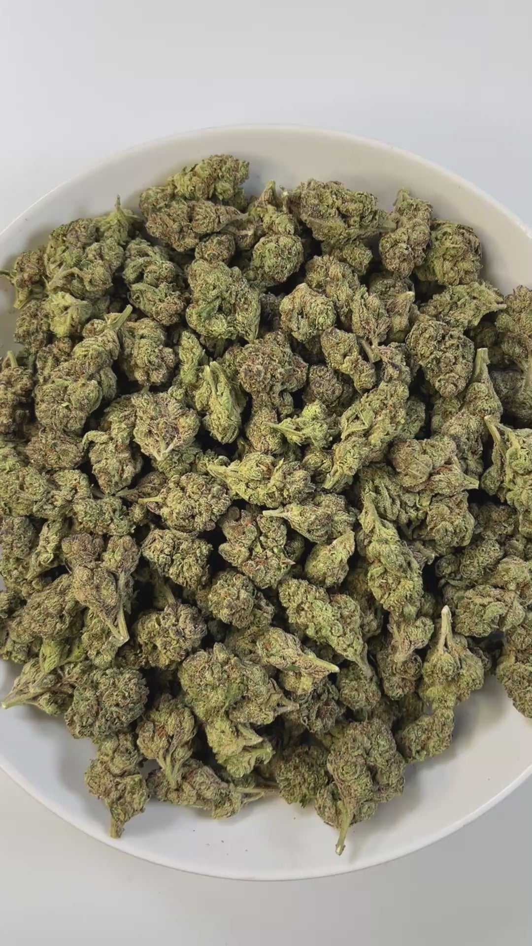 PUFFY Blue Runtz is a balanced hybrid THCa strain, expertly crafted from a potent cross between Blueberry × Runtz. The aroma bursts with juicy fruit sweetness, layered with candy-like notes and a tropical hint of pineapple. Visually, dense medium-sized buds show deep green and purple tones with bright orange pistils and a frosty coat of trichomes. Consumers often report an initial euphoric, uplifting boost that enhances mood and creativity before easing into body relaxation and calm, with effects described 