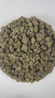 PUFFY Super Runtz is a hybrid THCa strain, expertly crafted from a potent cross between Super Lemon Cherry Gelato and Runtz. The aroma combines sweet candy notes with bright lemon zest and a sharp, gassy undertone. Visually, the buds feature chunky or elongated forms in deep green and purple, lit with orange pistils and coated in sugar-like frosty trichomes. Consumers often report an uplifting wave of euphoria that brightens the mood, gradually melting into deep relaxation while still allowing moments of ca