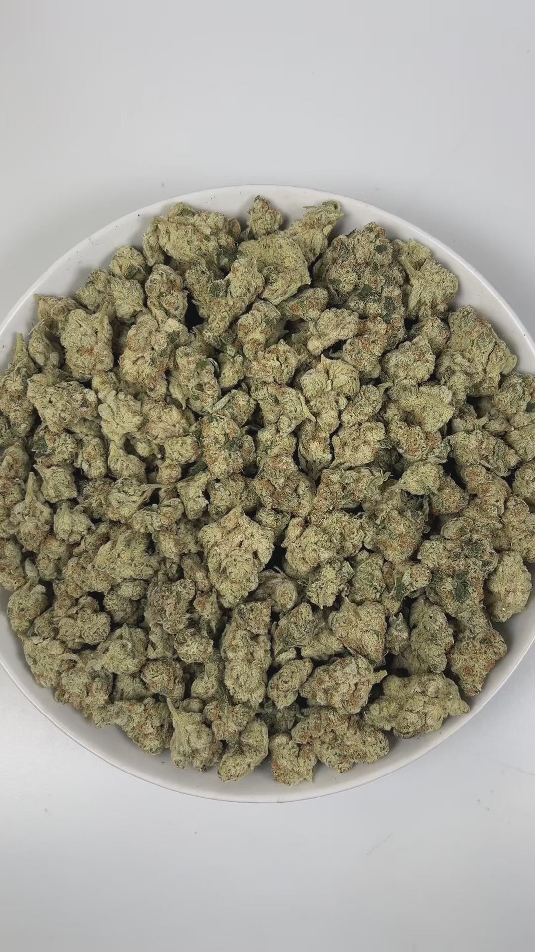 PUFFY Strawberry Cream is a sativa-dominant hybrid THCa strain crafted from the powerful cross between Strawberry Cough and The White. The aroma greets you with luscious notes of sweet strawberry, velvety cream, and a hint of smooth vanilla, creating an irresistibly rich and inviting scent. Visually, dense green buds with purple hues and fiery orange pistils are coated in sticky trichomes. Consumers often report an energetic, talkative, and uplifted mood, experiencing clear-headed cerebral stimulation with 