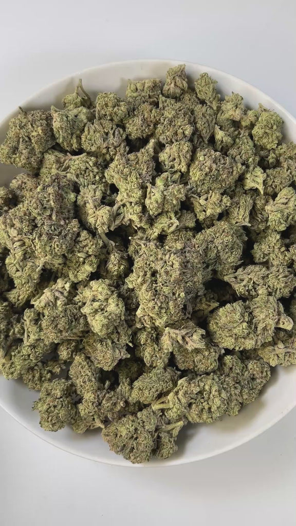 PUFFY White Walker is a balanced hybrid THCa strain, born from the potent cross between White Widow and Skywalker. The aroma carries a bold mix of herbal freshness, deep earthy tones, and a sharp gassy edge. Visually striking, dense mint-green buds shimmer with frosty trichomes and bright orange hairs. Consumers often report feeling uplifted, euphoric, and happy, with bursts of energy and sparks of creativity. 
