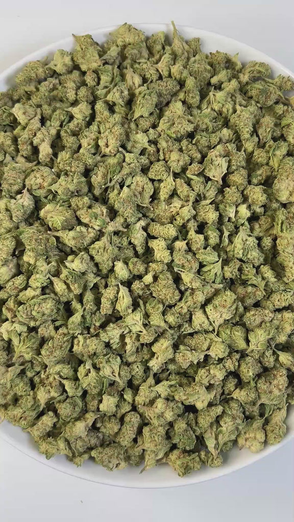 PUFFY Purple Haze is a sativa-dominant hybrid born from the legendary fusion of Purple Thai and Haze.  Aroma is a rich blend of earthy undertones, sweet nuances, and a hint of warm spice. Visually, the buds captivate with a vibrant mix of emerald green, deep purples, and occasional blue hues, accented by fiery orange pistils and a shimmering frost of trichomes. Consumers often describe this strain as a mentally uplifting experience that sparks creativity, boosts energy, induces euphoria, and offers light ph