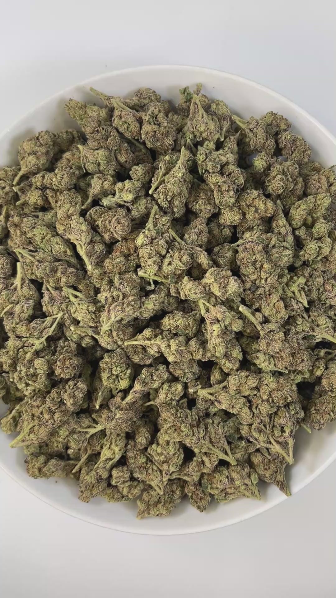 PUFFY Supreme Cream is an indica-dominant hybrid THCa strain born from the flavorful cross of Cereal Milk and Casino Kush. The aroma blends sharp notes of gas and cool menthol with a smooth, creamy finish for a bold yet balanced profile.  Visually, the buds appear thick and compact, showcasing deep forest to pine-green shades threaded with bright orange pistils and finished with a generous layer of sparkling trichomes. Consumers describe a balanced high that uplifts the mind with clarity and creativity befo