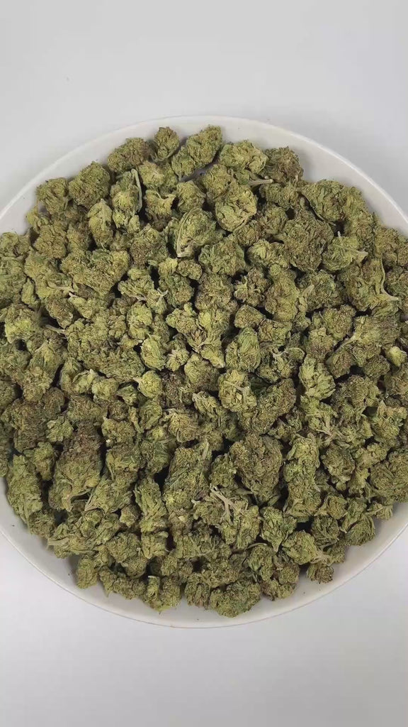 PUFFY Skywalker OG is an indica-dominant hybrid THCa strain, born from the expert cross of Skywalker and OG Kush. The aroma is a refreshing blend of crisp eucalyptus, sweet berry notes, and a subtle, warming spiciness that lingers on the senses. Visually, dense green buds with purple hues and fiery orange pistils are coated in sticky trichomes. Consumers often report a deeply relaxing body high accompanied by euphoric yet calm happiness, frequently leading to sleepiness and increased appetite, best enjoyed 