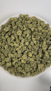 PUFFY Mint Pie is an indica-dominant hybrid THCa strain, born from the renowned cross of Payton’s Pie and Ice Cream Mints. The aroma opens with refreshing mint, grounded by earthy undertones, and rounded out with a smooth hint of vanilla. Visually, the dense buds display deep forest-green with amber hues, vibrant orange pistils, and a generous coating of sparkling trichomes. Consumers often report a blissful, head-to-toe high that lifts the mind while melting tension from the body, perfect for unwinding or 