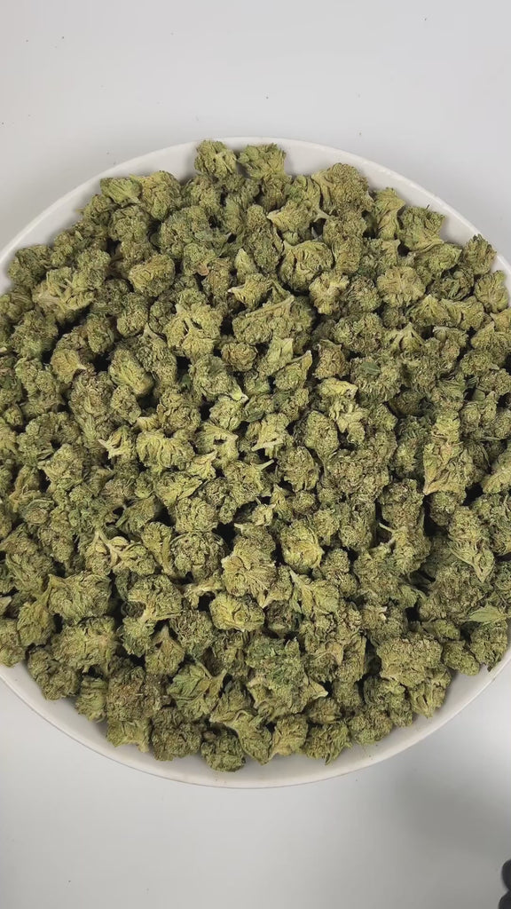 PUFFY Mint Pie is an indica-dominant hybrid THCa strain, born from the renowned cross of Payton’s Pie and Ice Cream Mints. The aroma opens with refreshing mint, grounded by earthy undertones, and rounded out with a smooth hint of vanilla. Visually, the dense buds display deep forest-green with amber hues, vibrant orange pistils, and a generous coating of sparkling trichomes. Consumers often report a blissful, head-to-toe high that lifts the mind while melting tension from the body, perfect for unwinding or 