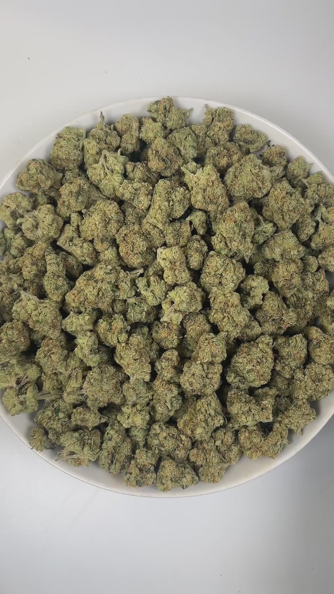 PUFFY White Fire OG is a balanced hybrid THCa strain, crafted from the legendary lineage of Fire OG and The White. The aroma greets the senses with earthy undertones, sharp pine notes, and a distinctive gassy punch. Visually, dense light-green buds with hints of purple, bright orange pistils, and a thick coating of sparkling trichomes. Consumers often experience an immediate spark of mental clarity and creative energy that gently flows into a calming, tension-relieving body high.