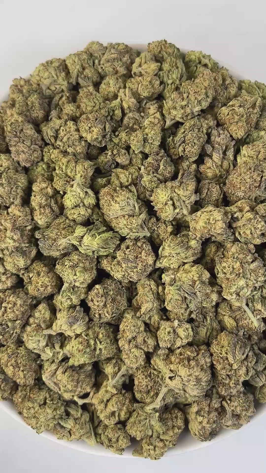 PUFFY ORZ is a premium indica-dominant hybrid THCa strain, born from the cross between Cookies and Cream and Secret Weapon. The aroma bursts with sweet, luscious fruit layered over a pungent diesel finish. Visually, the buds are dense and lumpy, often showcasing spade-shaped or mini-foxtail structures with a vibrant appearance. Consumers often report an initial rush of uplifting mental clarity that transitions into a deep, tranquil body calm, leaving them with elevated mood, full-body relaxation, and a sati