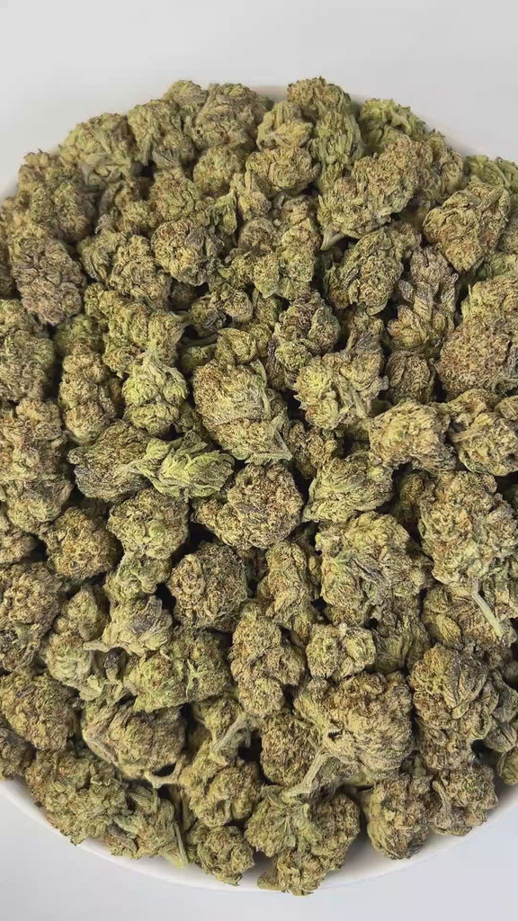 PUFFY ORZ is a premium indica-dominant hybrid THCa strain, born from the cross between Cookies and Cream and Secret Weapon. The aroma bursts with sweet, luscious fruit layered over a pungent diesel finish. Visually, the buds are dense and lumpy, often showcasing spade-shaped or mini-foxtail structures with a vibrant appearance. Consumers often report an initial rush of uplifting mental clarity that transitions into a deep, tranquil body calm, leaving them with elevated mood, full-body relaxation, and a sati