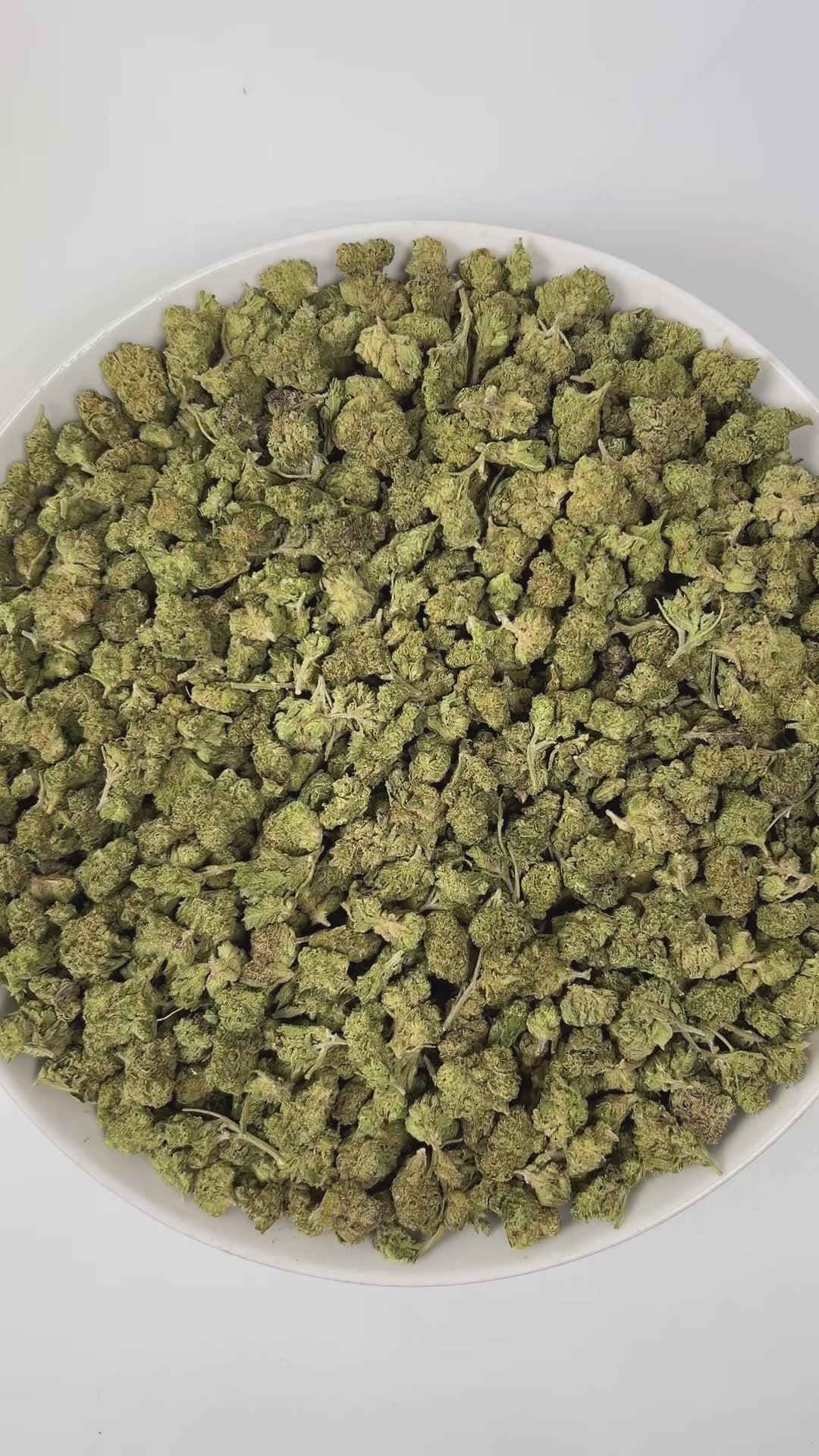 PUFFY Charlotte’s Web (smalls) is a sativa-dominant hybrid THCa strain. The exact parent genetics were never disclosed, but it is believed to have been bred from high-CBD hemp with extremely low THC levels. The aroma is a delightful blend of sweet strawberry, smooth cream, and a bold hint of diesel, creating a rich and enticing fragrance experience. Visually, the dense buds display green tones with deep purple hues, vibrant orange pistils, and a frosty trichome coating. Consumers often report feeling euphor