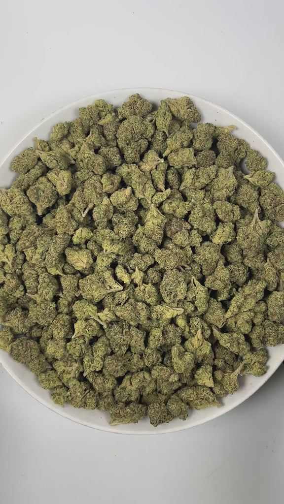 PUFFY Candy Gelato is a balanced hybrid THCa strain born from a complex cross of Blue Oreoz × Cotton Candy Gelato / Candyland × GG4 × Gelato. The aroma is a delightful blend of sweet candy notes, zesty citrus, and a pungent, gassy undertone that lingers enticingly. Visually, its dense, colorful nugs range from dark forest green to vibrant purple, often coated in a heavy layer of frosty trichomes. Consumers commonly report a fast-acting euphoric lift, delivering mental stimulation and a creative spark making