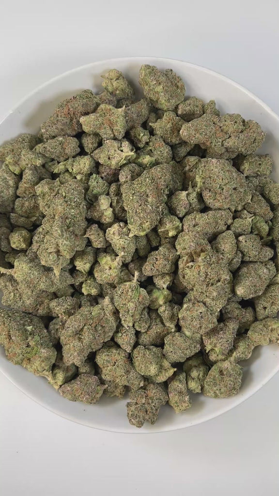 PUFFY Super Boof is a balanced hybrid THCa strain created by crossing Black Cherry Punch and Tropicana Cookies. The aroma bursts with bright citrus notes layered over a sweet, tropical essence. Visually, it features dense, spade-shaped buds in vibrant olive green, accented with fiery orange hairs and coated in a frosty layer of trichomes. Consumers often report effects that are uplifting, euphoric, and creatively stimulating, while also providing a sense of relaxation and mental focus.
