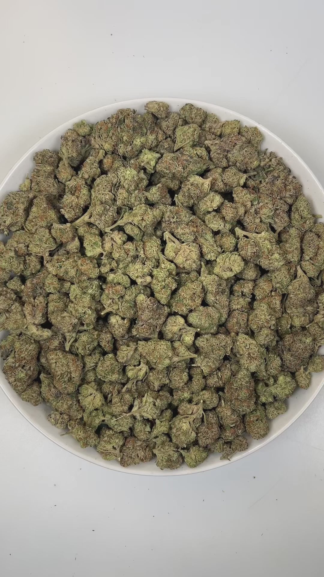 PUFFY Double Kush Cake is an indica-dominant hybrid THCa strain, born from a powerful cross between Hindu Kush, Afghani #1, and Skunk Kush. The aroma opens with rich, earthy notes of woody cedar, layered with a deep, musky undertone that lingers enticingly. Visually, dense green buds with purple hues and fiery orange pistils are coated in sticky trichomes. Consumers often report a deeply relaxing, full-body effect, accompanied by a gentle uplift in mood, providing soothing relief from anxiety, stress, occas