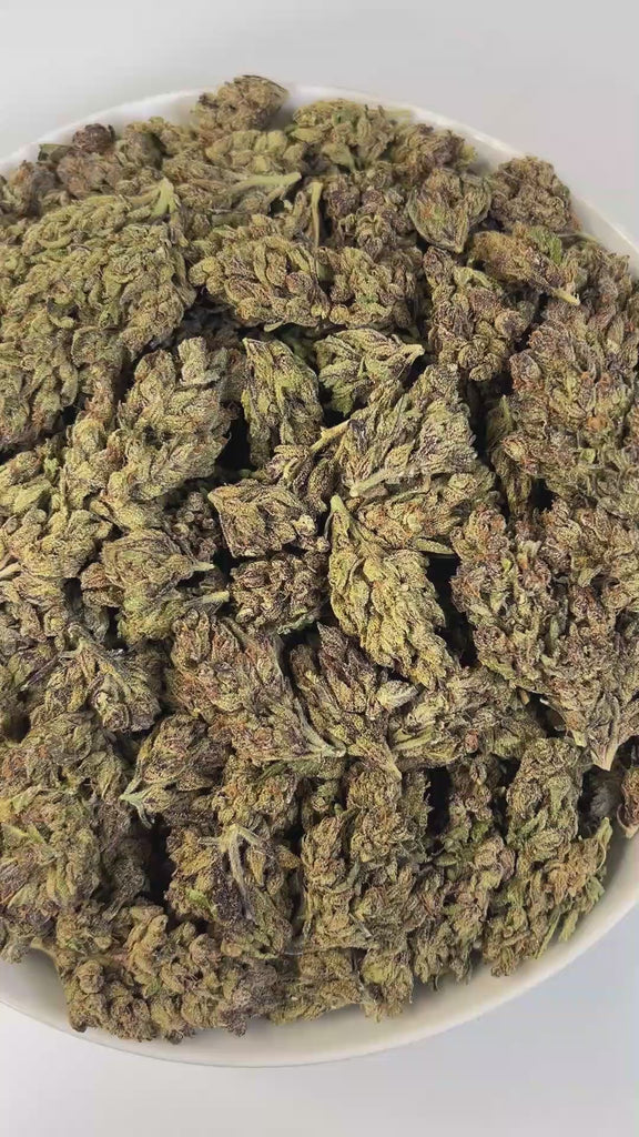 PUFFY Strawberry Jack is a sativa-dominant hybrid THCa strain, crafted from the legendary genetics of Strawberry Cough × Skunk × Jack Herer. The aroma opens with strong diesel and skunky notes, layered with a sweet, fruity essence. Hints of fresh strawberry come through on the finish, adding a bright and uplifting twist to the pungent base. Visually, the buds are chunky and dense, showing mint-green hues with fiery amber pistils and a sparkling layer of white trichomes. Consumers often report an uplifting h