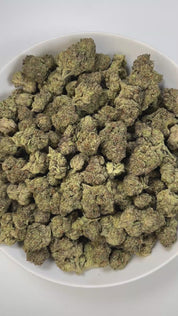 PUFFY Amaretto Runtz is an indica-dominant hybrid THCa strain born from the legendary cross between Rainbow Sherbet x Pink Panties. The aroma is a rich blend of fruity sweetness, creamy smoothness, and a subtle buttery finish. Visually, the buds are dense and chunky with light green hues, bright orange pistils, and a frosty trichome coating. Consumers often describe the experience as a euphoric body buzz that melts away tension, while at the same time delivering an uplifting, cerebral high that enhances moo