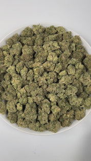 PUFFY Permanent Marker is an indica-dominant hybrid THCa strain, born from the complex cross of Biscotti, Jealousy, and Sherbet BX. The aroma is a zesty blend of fresh lemon, pungent gassy notes, and delicate floral undertones. Visually striking, the buds feature deep purple and green hues, bright orange pistils, and a thick coating of sparkling resinous trichomes. Consumers often report a blissful euphoria that uplifts the mood, sparks creativity, creates gentle tingling sensations, and envelops the body i