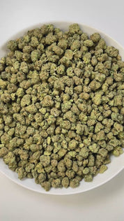 PUFFY Apple Tarts (smalls) is a balanced hybrid THCa strain, born from the flavorful cross of Apple Fritter and Runtz. Aroma of crisp red apples, tangy sour cherries, and warm, freshly baked pastries. Visually, the buds are chunky and frosted with trichomes, showing vibrant green to deep purple tones accented by fiery orange pistils. Consumers often report an initial euphoric, uplifting boost that enhances mood and creativity before easing into body relaxation and calm.
