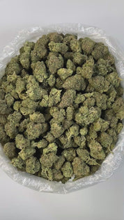 PUFFY Runtz Cake is a balanced hybrid THCa strain crafted from the flavorful union of White Runtz and Wedding Cake. This strain offers a creamy, smoky aroma that entices the senses with its smooth and rich profile. Visually, the buds are dense and popcorn-shaped, showcasing vibrant forest-green hues accented by fiery amber pistils and coated in a thick layer of sticky, resinous trichomes. Consumers often report a calming and deeply relaxing effect, frequently accompanied by waves of euphoria, bursts of gigg