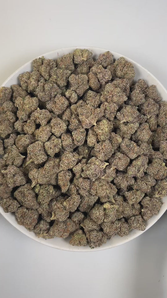 PUFFY Headband is a balanced hybrid THCa strain created by crossing cross OG Kush and Sour Diesel. The aroma bursts with zesty citrus, pungent diesel, and a bold, spicy kick. Visually, dense buds of deep forest green with lime highlights, bright orange pistils, and a frosty trichome coating. Consumers often experience an uplifting and euphoric high that sparks creativity while delivering deep, soothing body relief for tension and discomfort.