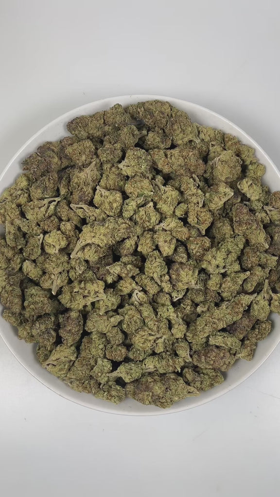 PUFFY Chemlato is a balanced hybrid THCa strain, born from the cross of Gelato #33 and Chemdawg. The aroma greets you with rich fuel notes, perfectly balanced by creamy undertones and a subtle peppery kick that lingers enticingly. Visually, the buds are dense, featuring light green and purple hues, vibrant orange pistils, and a sparkling layer of trichomes. Consumers often report an initial uplifting and euphoric mental high that sparks creativity, gradually transitioning into a calm and mellow body sensati