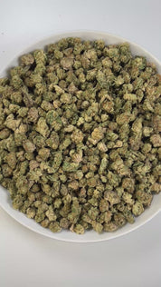PUFFY DJ Short Blueberry (smalls) is an indica-dominant hybrid THCa strain, born from the masterful cross between Afghani and Thai / Purple Thai. Aroma is a blend of sweet blueberry, sugary candy, and a hint of sour tartness. Visually, the buds are dense, deep green with purple tones, bright orange pistils, and a heavy frosty trichome coat. Consumers often report an initial wave of euphoria and mental uplift that gradually melts into deep physical relaxation, accompanied by heightened appetite.
