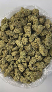 PUFFY Lemon Kush is a well-balanced hybrid THCa strain resulting from a cross between Master Kush and Lemon Joy. It boasts a bold and invigorating lemon aroma layered with earthy and herbal undertones. The flavor profile mirrors its scent sweet and tangy lemon notes accented by subtle hints of spice and earthiness. Visually, the buds are light green with yellow highlights, generously coated in frosty trichomes and accented by vibrant orange pistils. Consumers often report an uplifted mood and a sense of eup