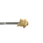 PUFFY THCa concentrate Blue Limonene is a slightly indica-dominant hybrid (60% indica/40% sativa) born from the flavorful cross of Melonatta and West MAC strains. It delights the palate with a sweet and tangy blend of citrusy lemon candy and hints of spicy blueberries. The aroma is equally captivating, combining sugary sweetness with notes of spicy flowers and subtle earthy undertones for a layered and memorable experience.