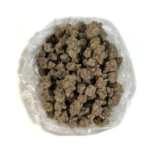 PUFFY Blue RITZ THCa flower is an indica-dominant hybrid resulting from a cross between Blue Candy and RITZ. It boasts a bold aroma profile, blending chemicals, gasoline, and sweet citrus, creating a potent yet refreshing sensory experience. This strain offers a balanced experience, combining uplifting euphoria with relaxing body sensations. Users often report enhanced creativity and mood, making it ideal for social gatherings or artistic pursuits. Its versatile profile appeals to those seeking both relief and enjoyment.
