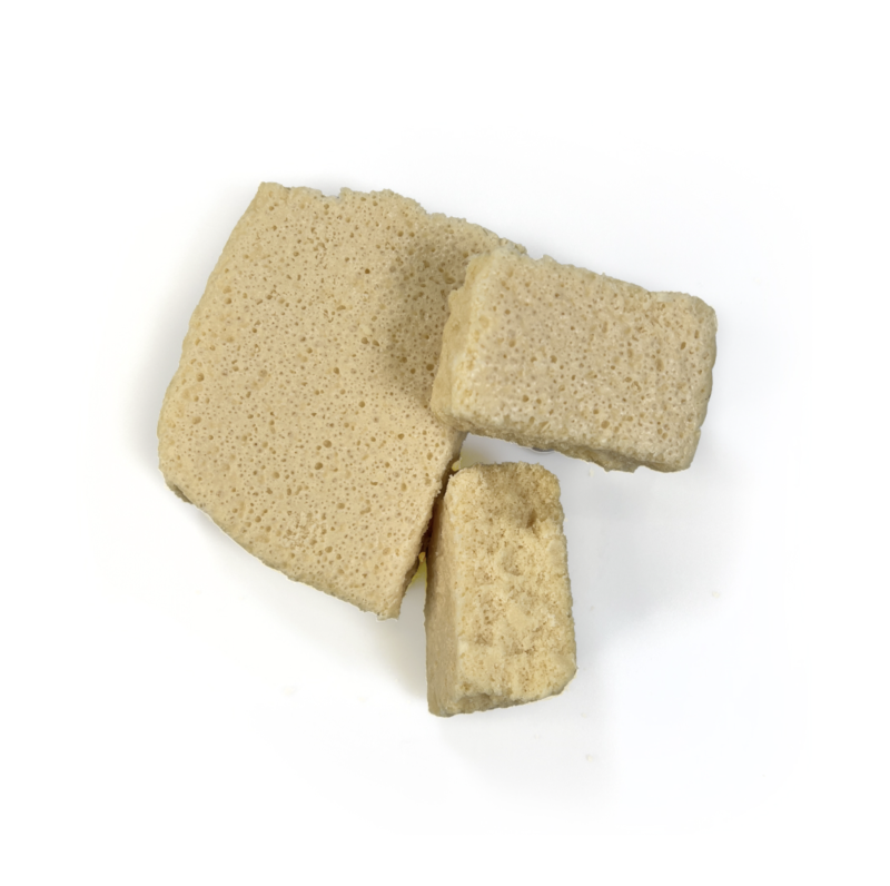 PUFFY THCa Crumble Super Boof: Extract crumble using butane or liquefied petroleum gas. This type of concentrate is extremely potent, and the crumb-like consistency makes it easy to dose.